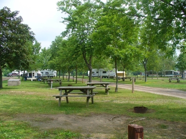 חניון ראשון ליד מפלי הניאגרה