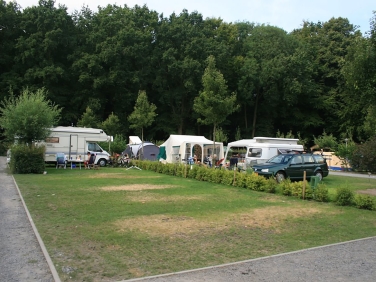 חניון ליד העיר ברוז