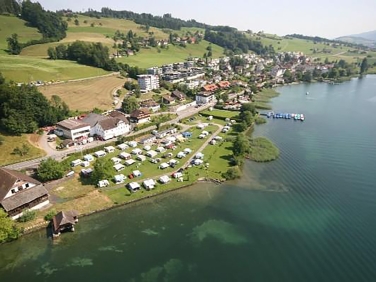 חניון באזור אגם לוצרן