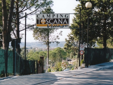 חניון ליד גנובה