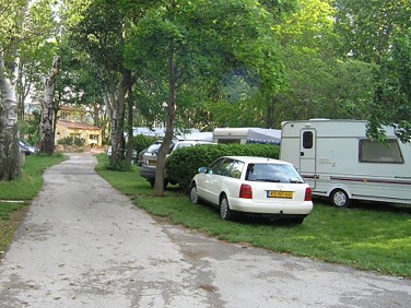 חניון בסאלון דה-פרובנס