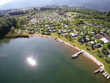 חניון ליד אגם לויקו