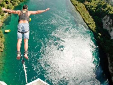 קפיצת באנג'י ונדנדת אוויר