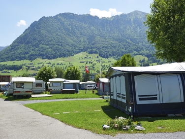 חניון ליד בוצ`ס