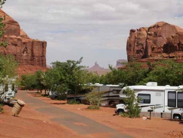 חניון ליד מוניומנט וואלי