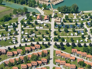 חניון בצמוד למרחצאות קצט