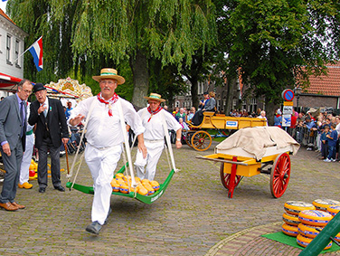 שוק הגבינות באדם
