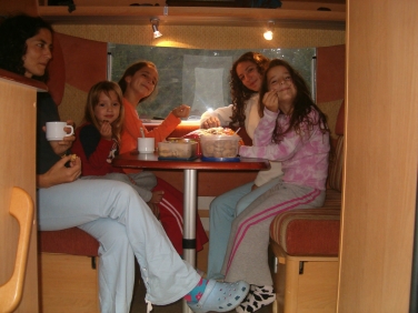 נוסעים לחו"ל נשארים בבית