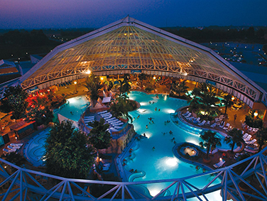 מרחצאות ופארק מים מקורה למשפחות